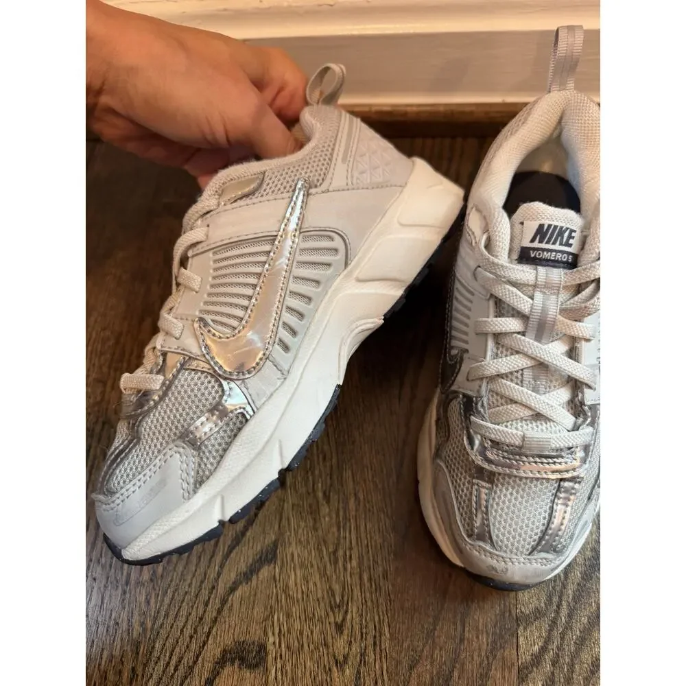 Nike Vomero 5 Stretch Lace Casual Shoes Size 1.5 Youth